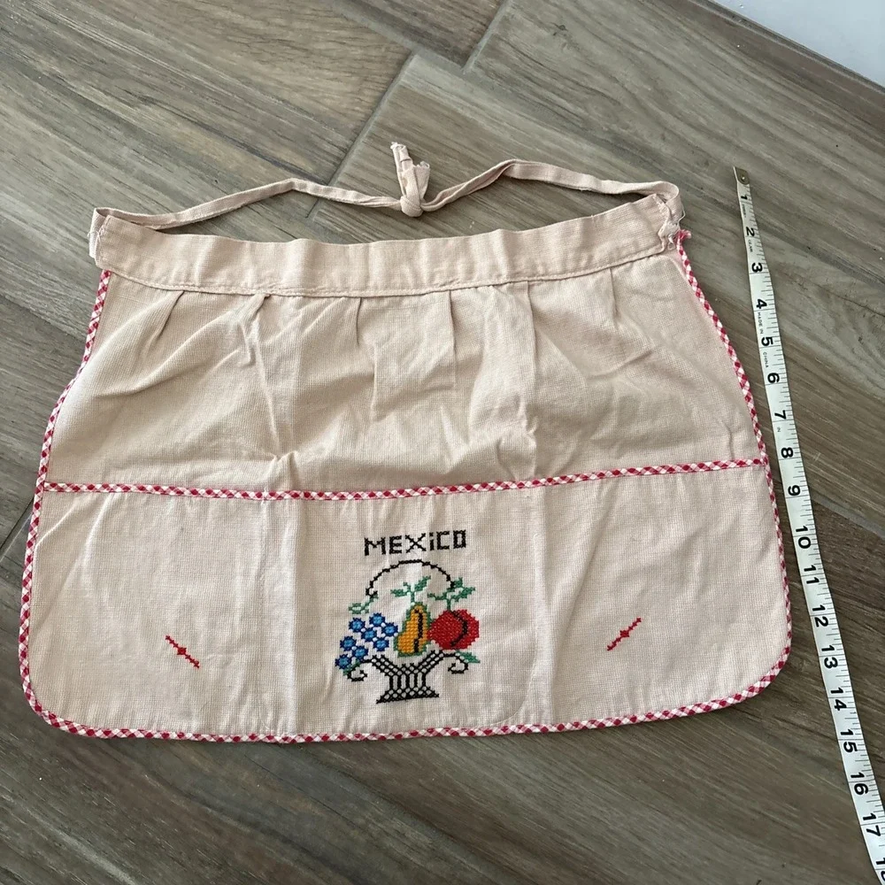 Vintage Half Apron Handmade Embroidered Waist Tie Beige‎ Flowers Blue Piping